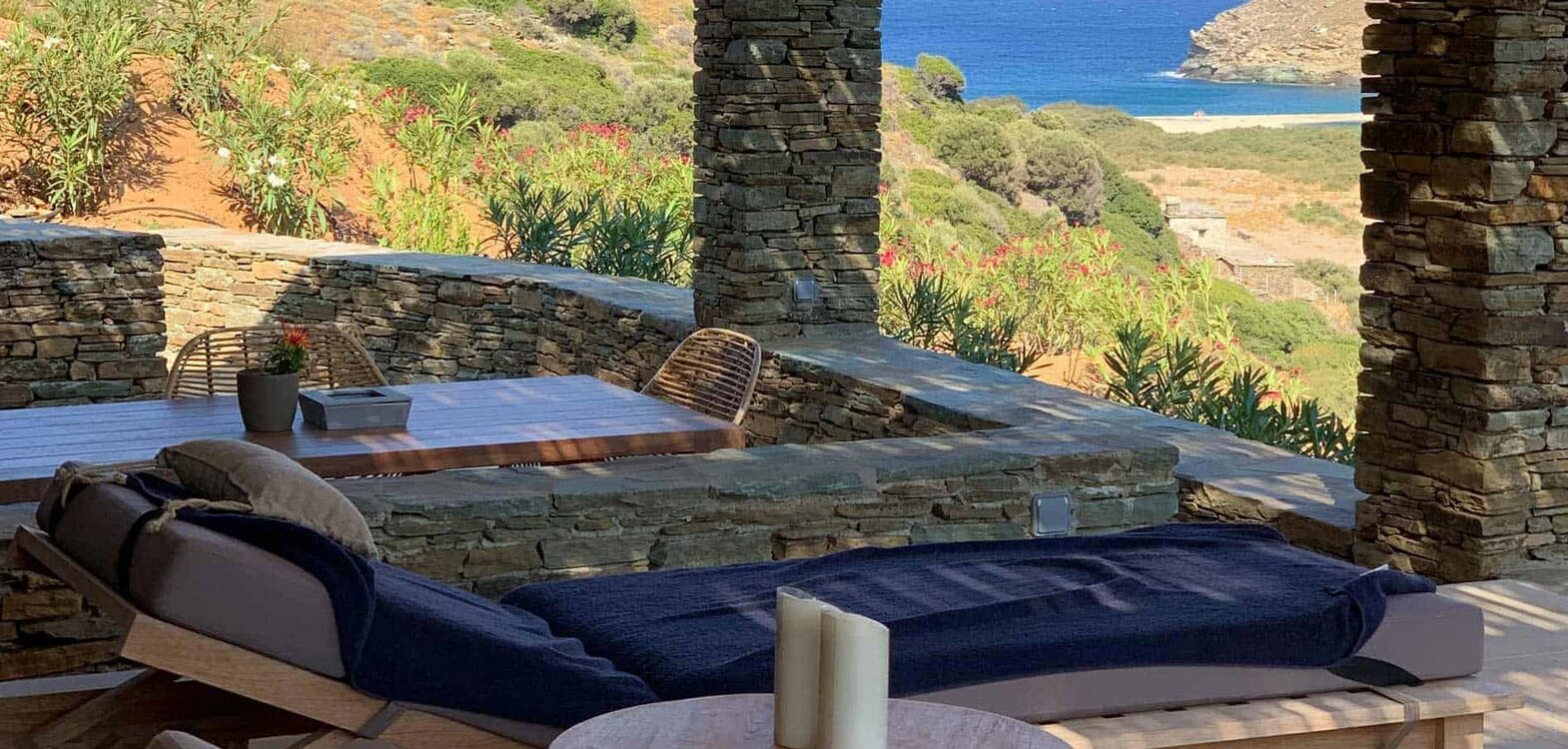3 GUESTS HILLSIDE DREAM HOUSE